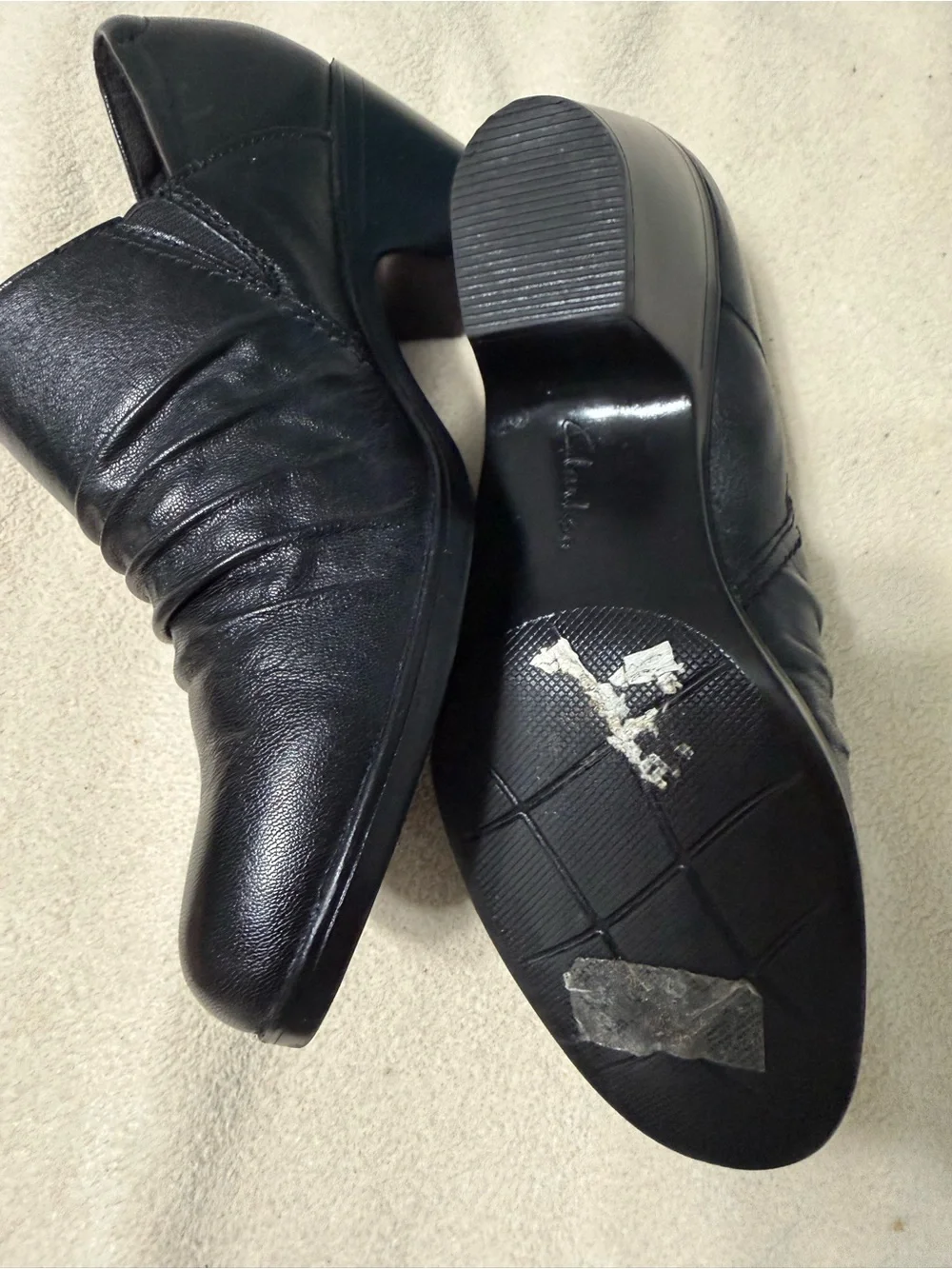 Clarks smooth black